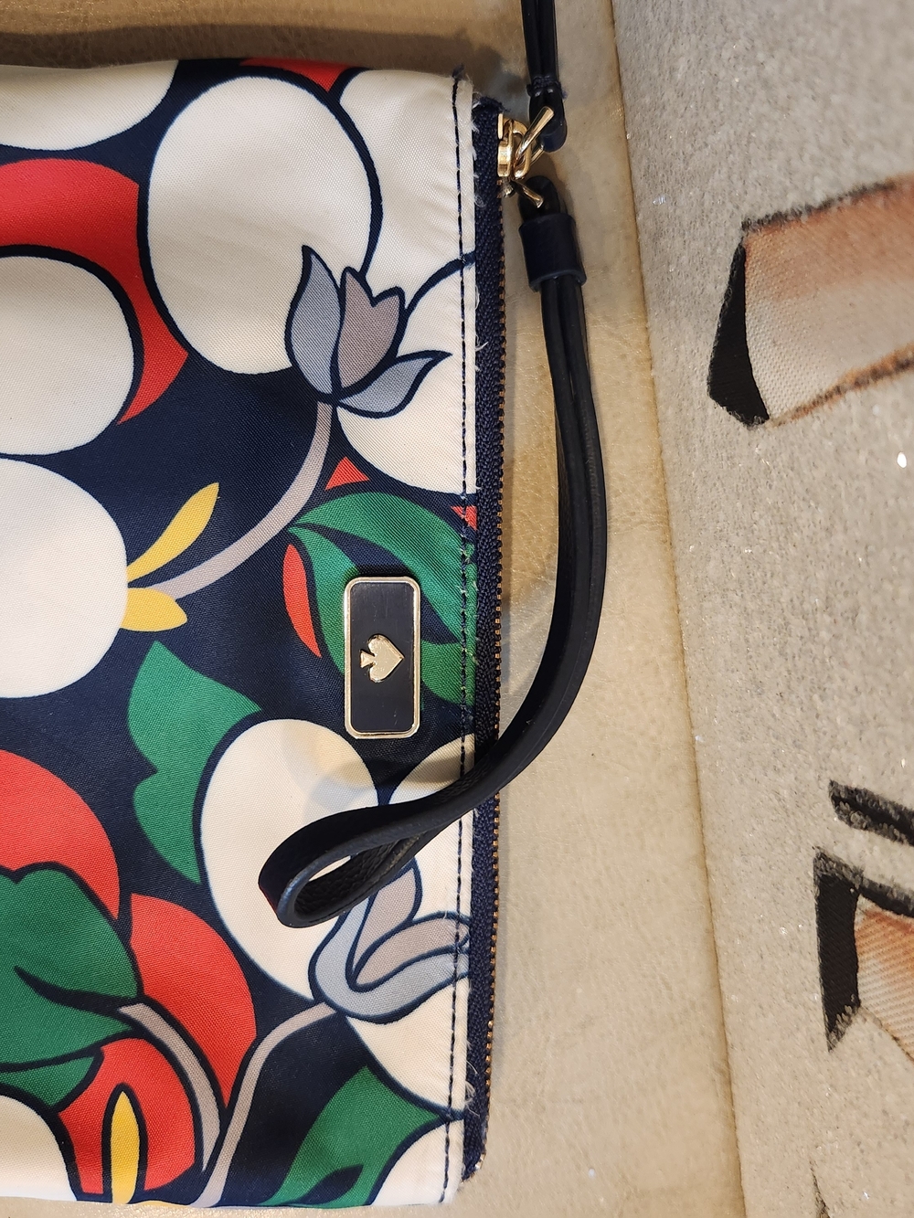 Kate Spade Floral Scarf Wristlet Pouch in Navy, Red, Green, White EUC - Picture 8 of 8